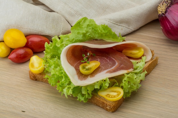 Sandwich mit Schinken