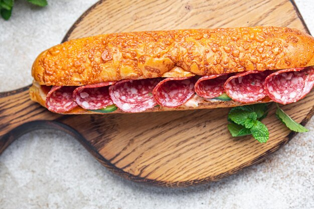 Sándwich de salchicha rebanada comida rápida parte fresca dieta saludable comida comida dieta bodegón