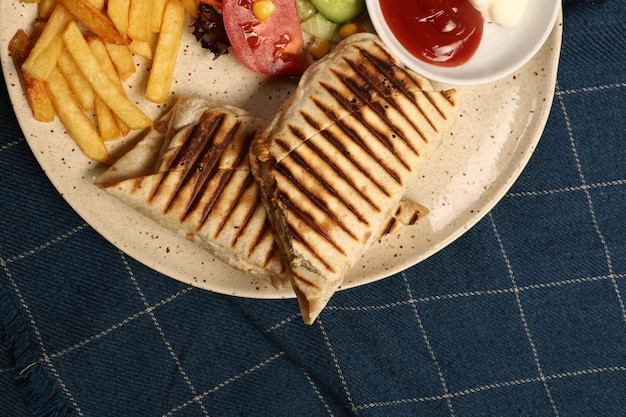 Sándwich wrap delicioso y a la parrilla