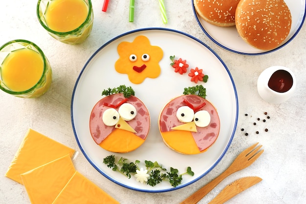 Foto sandwiches mit schinken und käse