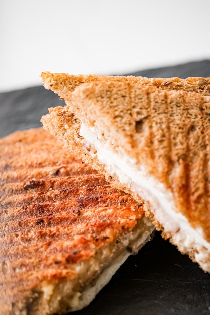 Sándwiches de queso a la parrilla de alimentos y bocadillos