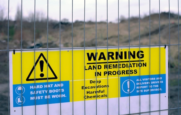 Sanierung kontaminierter Industrieflächen, die für die Mülldeponierung genutzt werden, West Midlands, UK