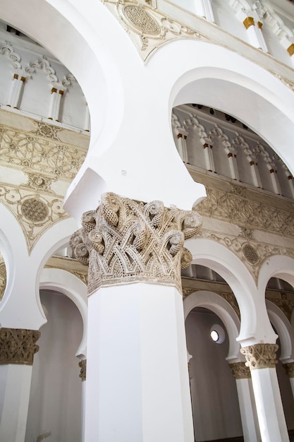 Santa María la Blanca ist ein Tempel in der spanischen Stadt Toledo. 1180 als Synagoge erbaut