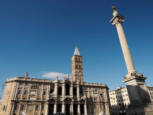 santa maria maggiore iglesia basílica roma italia vista en día soleado cielo azul