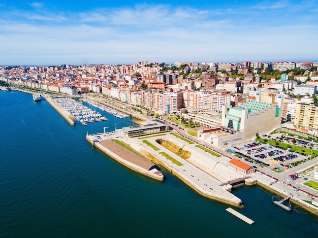 Santander-Stadtluftpanoramablick. Santander ist die Hauptstadt der Region Kantabrien in Spanien