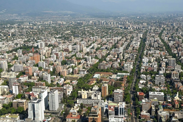 Santiago, Chile, 22 de outubro de 2023 Vista da cidade mostrando a arquitetura dos edifícios e casas