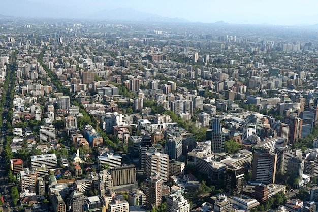 Foto santiago, chile 22 de outubro de 2023 vista da cidade mostrando a arquitetura dos edifícios e casas