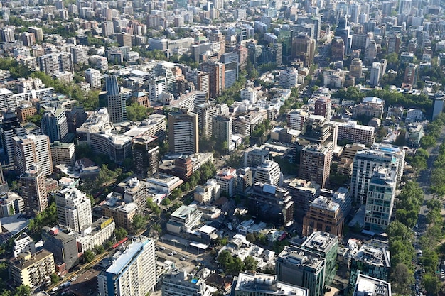 Santiago, Chile, 22. Oktober 2023 Stadtansicht, die die Architektur der Gebäude und Häuser zeigt