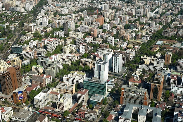 Santiago, Chile, 22. Oktober 2023 Stadtansicht mit der Architektur der Gebäude und Häuser