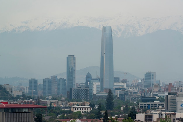 Santiago Chile Teilansicht der Stadt an einem bewölkten Tag