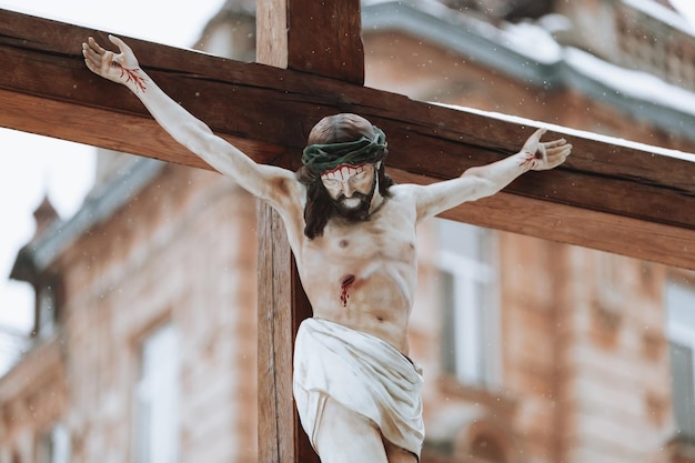 Santo jesucristo hijo de dios crucificado en la cruz