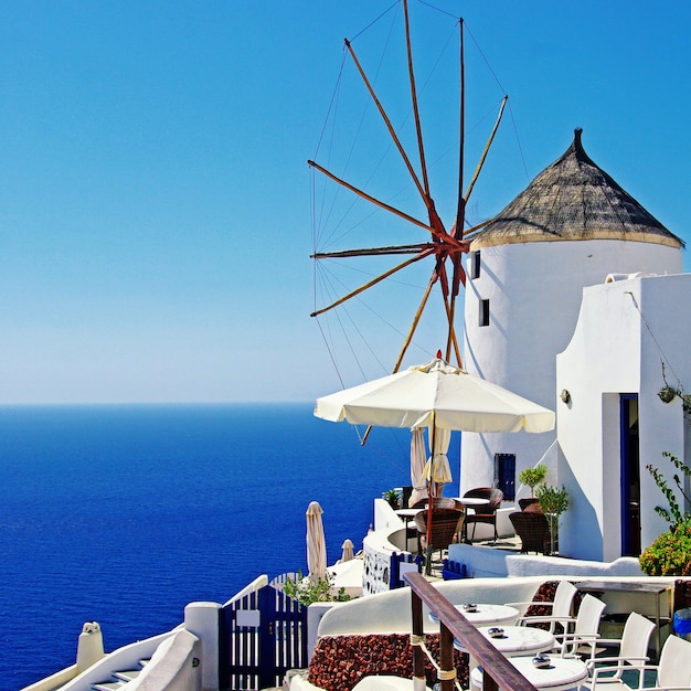 Santorini, Oia Dorf. Windmühlen-Hotel. Griechenland