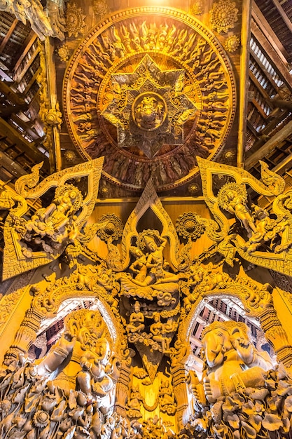 Santuario de la verdad en Pattaya, Tailandia