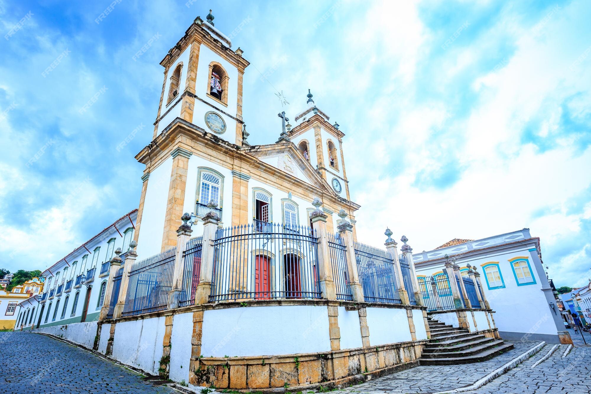 File:PedroVilela Rua das Casas Tortas São João Del Rei MG (40824500402).jpg  - Wikimedia Commons