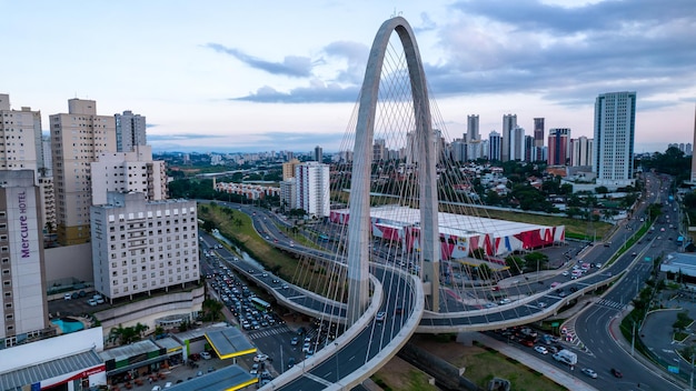 Sao Jose dos Campos Sao Paulo Brasil 04 2022xAAvista aérea del puente atirantado en Sao Jose dos Campos conocido como el arco de la innovación