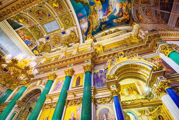 São Petersburgo, Rússia - 7 de novembro de 2019: dentro da Catedral de Santo Isaac - maior criação arquitetônica. São Petersburgo.