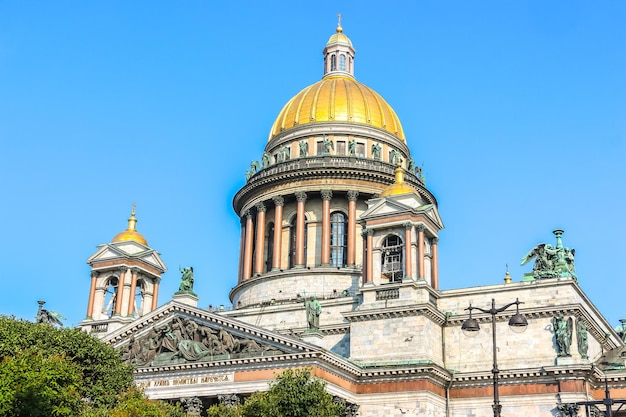 São Petersburgo Rússia Vista da Catedral de Santo Isaac em dia ensolarado