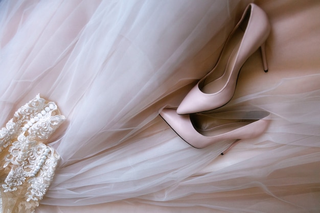 Foto sapatos de casamento das mulheres cor de rosa