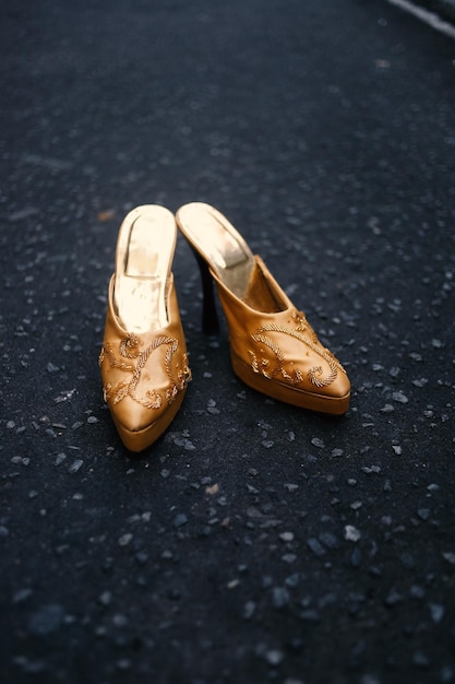 Sapatos de casamento marrons luxuosos