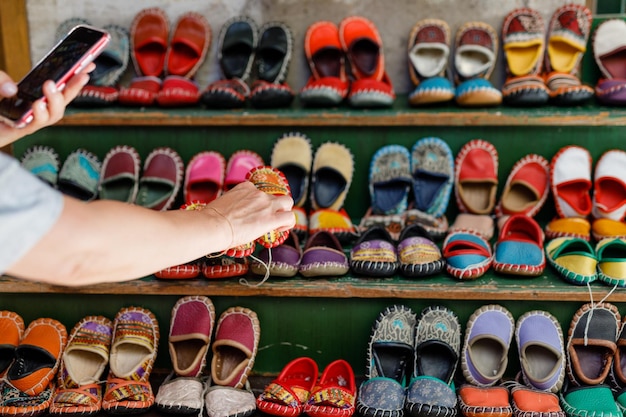 sapatos de couro caseiros para crianças no bazar oriental