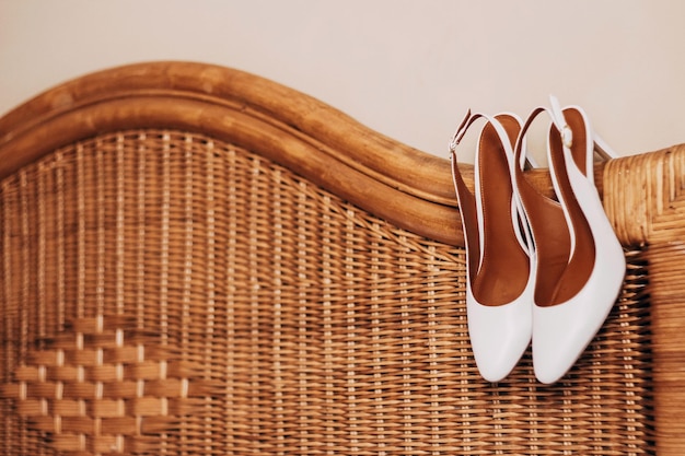 Foto sapatos de noiva brancos