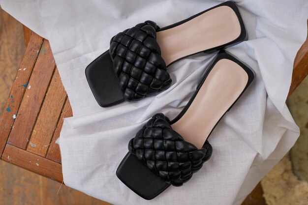 Sapatos de sandálias pretas femininas da moda ecoleather primavera verão 2022