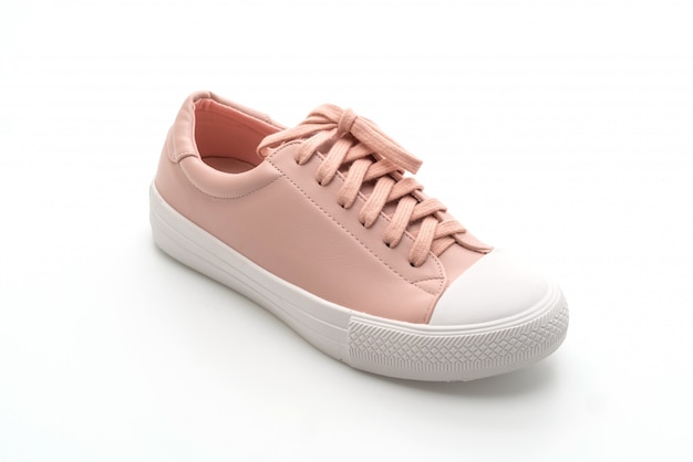 sapatos de tênis rosa em branco