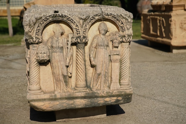 Sarcófago na cidade antiga de Aphrodisias em Aydin Turkiye