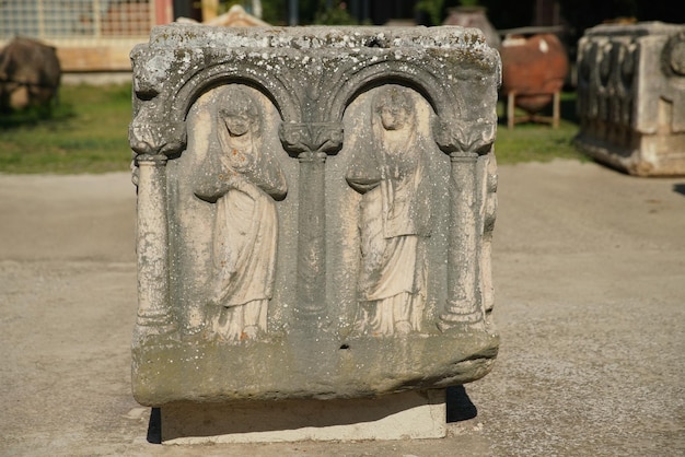 Sarcófago na cidade antiga de Aphrodisias em Aydin Turkiye