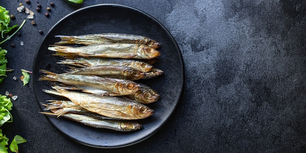 Sardinas espadines pescado ahumado o salado marisco harina de caballa