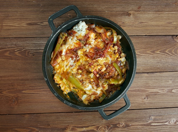 Sarsiado: plato de pescado de Filipinas que incluye tomates y huevos