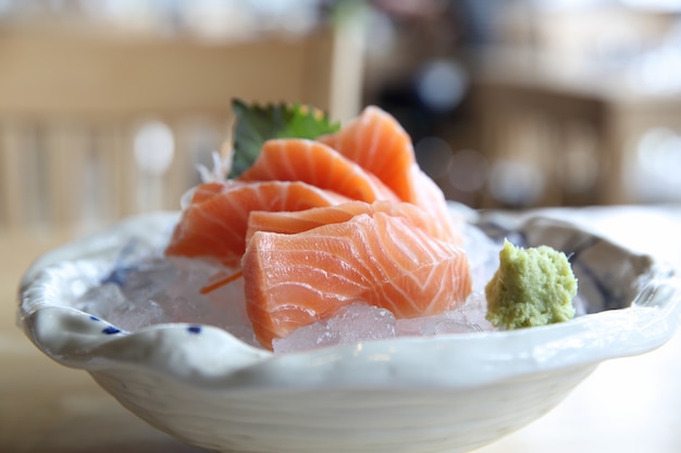 Foto sashimi de salmão em close up