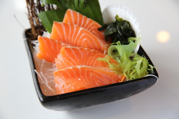 Foto sashimi de salmão