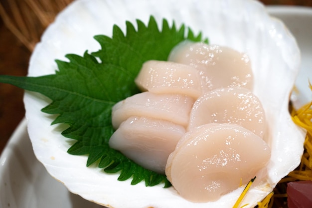 Sashimi de vieiras de Hokkaido