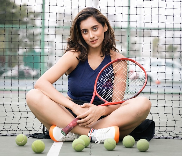 Foto sassy sadiya jugando al tenis