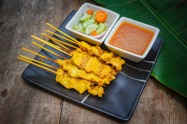 Satay de cerdo