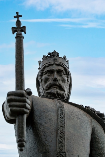 Satue des ersten portugiesischen Königs Afonso Henriques, gelegen auf Faro, Portugal.