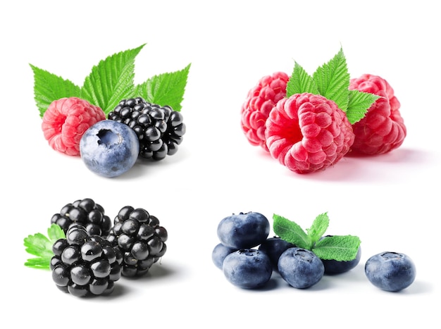 Satz verschiedene reife Beeren auf weißem Hintergrund. Banner-Design