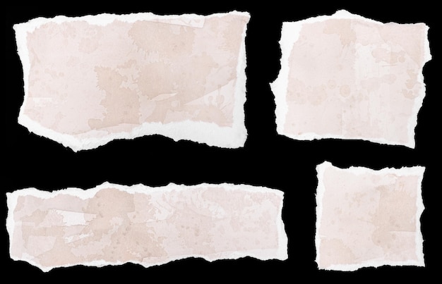 Satz von zerrissenen beigenen Aquarell-Papier-Noten-Nachrichten, die auf schwarzem Hintergrund isoliert sind
