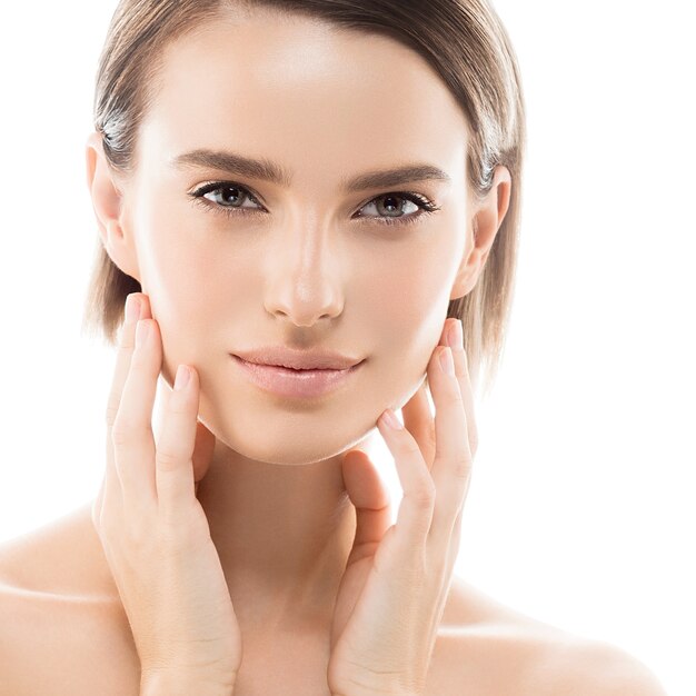Saubere Hautfrau natürliche Make-up Schönheit Healthyskin isoliert auf weiss. Studioaufnahme.