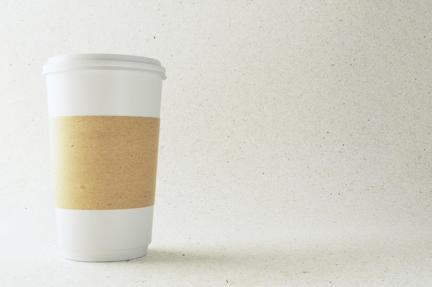 Saubere weiße Kaffeetasse
