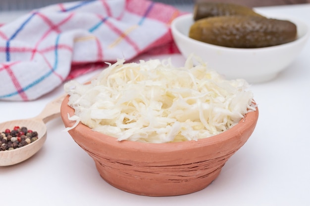 Sauerkraut in Schüssel.