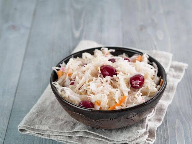 Sauerkraut mit Cranberries und Karotten