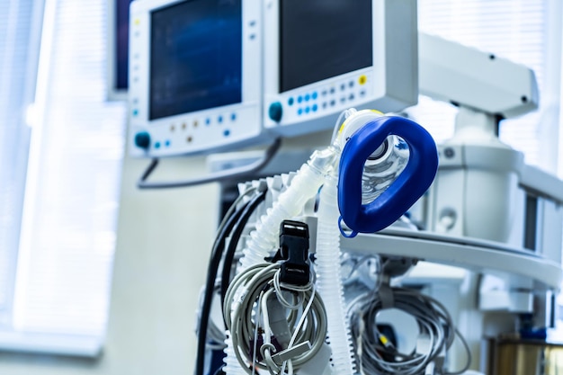 Sauerstoffinhalationsgeräte im Krankenzimmer Sauerstoffmessgerät Gesundheitsversorgung und lebensrettendes KonzeptModerne Klinik Nahaufnahme