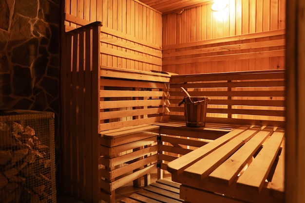 Sauna moderna e confortável vazia para relaxar