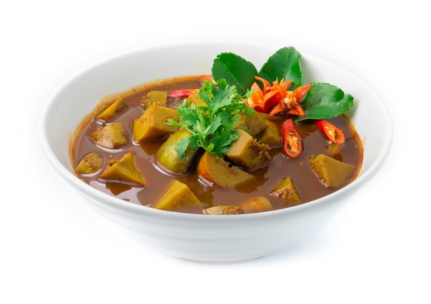 Saure Curry-Suppe der thailändischen Fischorgane mit langem Bohnenbambus