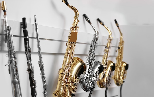 Saxophone im Musikgeschäft