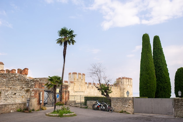 Scaligera Castle in Sirmione am GardaseeToskana