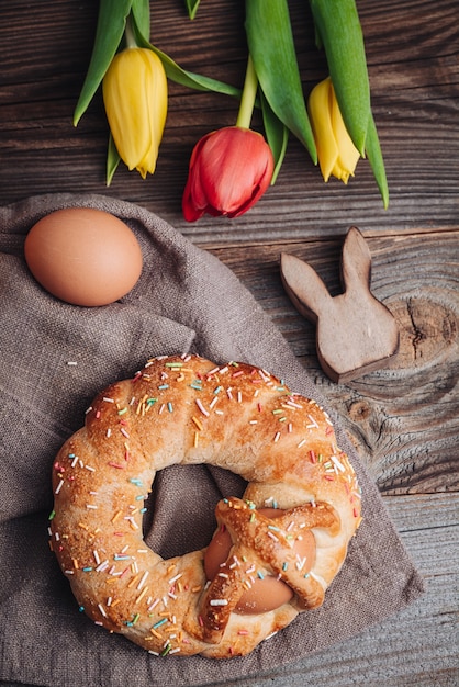 Foto scarcella, ein traditionelles gebäck für die osterferien in apulien