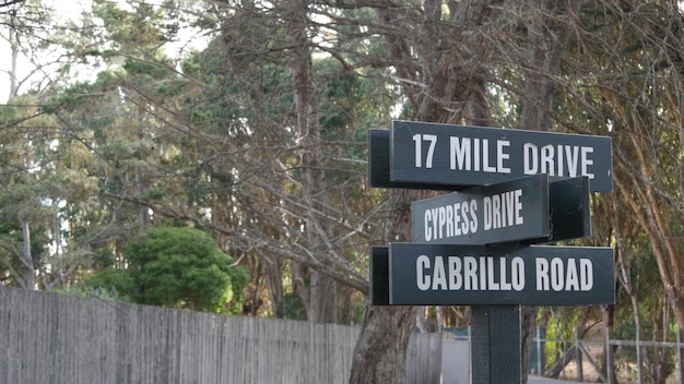 Scenic mile drive señal de carretera de madera viaje turístico costero de california